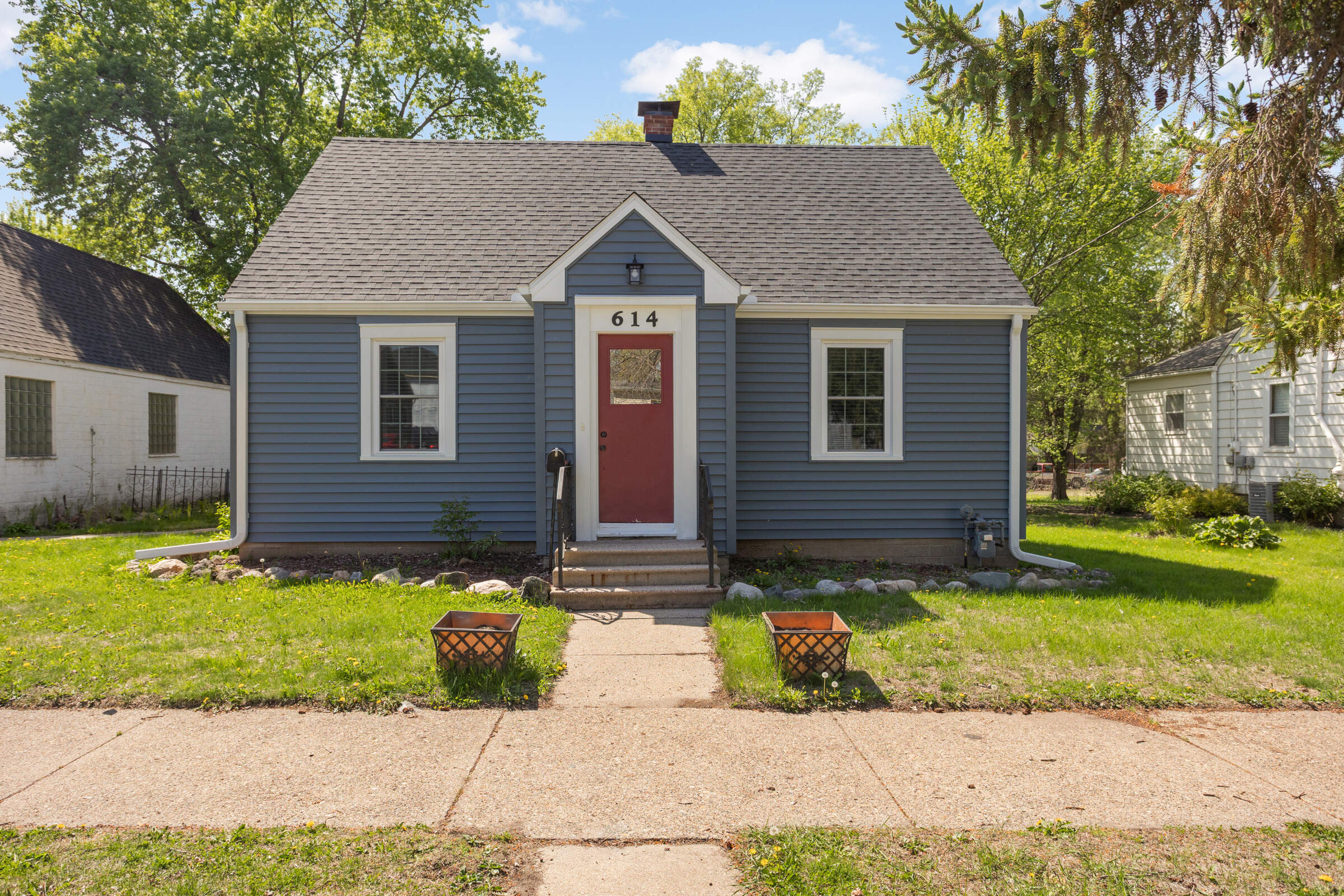 614 7th Ave NW, Faribault, MN (2)
